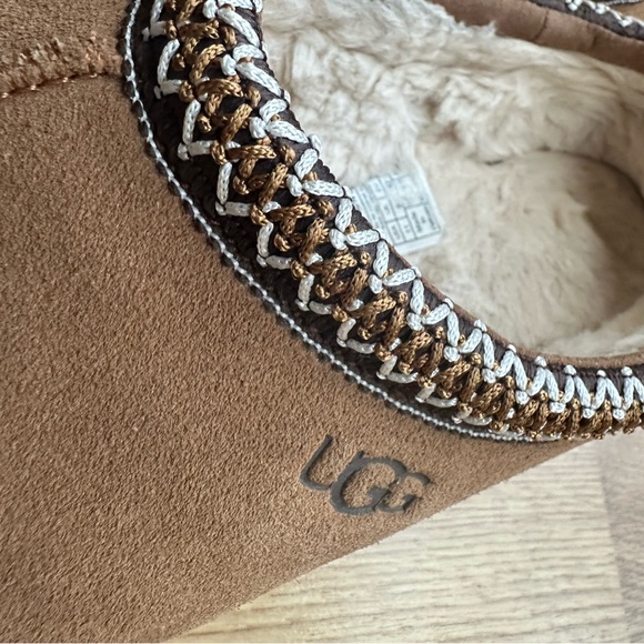 UGG Women's Tasman Slippers, used - Picture 8 of 10
